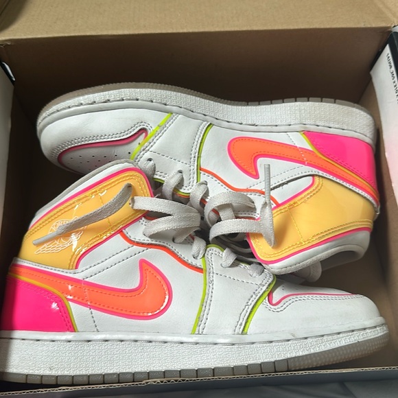 jordan 1 edge glow high